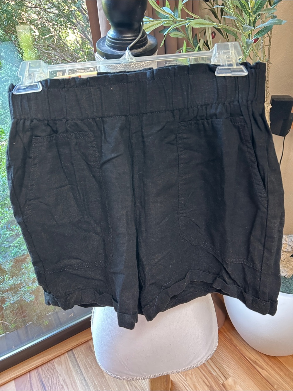BRIGGS! New!Black Women's Elastic Waist Casual Shorts small